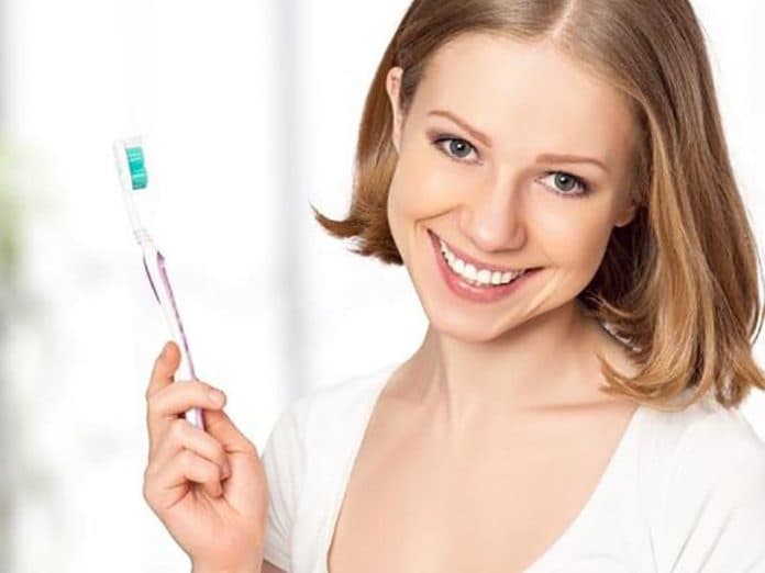 HOW TO BRUSH YOUR TEETH CORRECTLY?